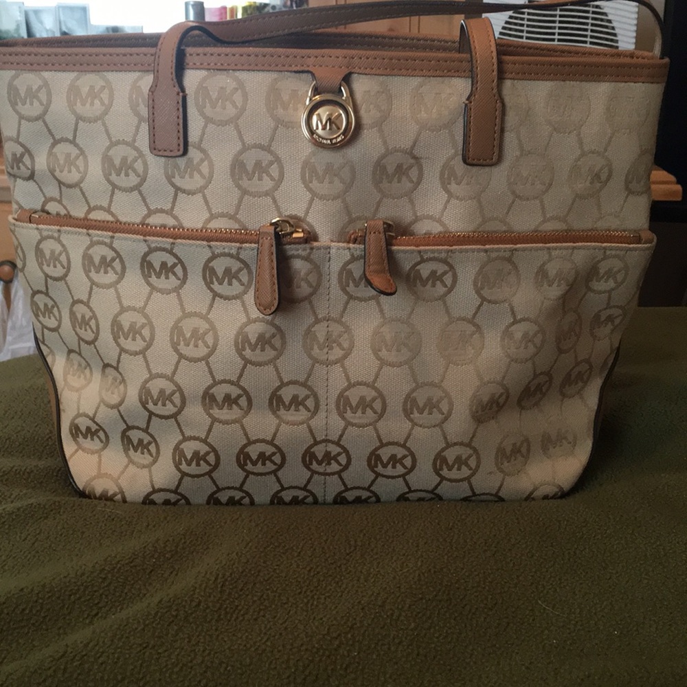 Michael Kors MD Pocket Tote Khaki